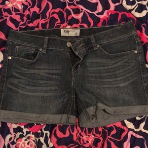 Cute jean shorts